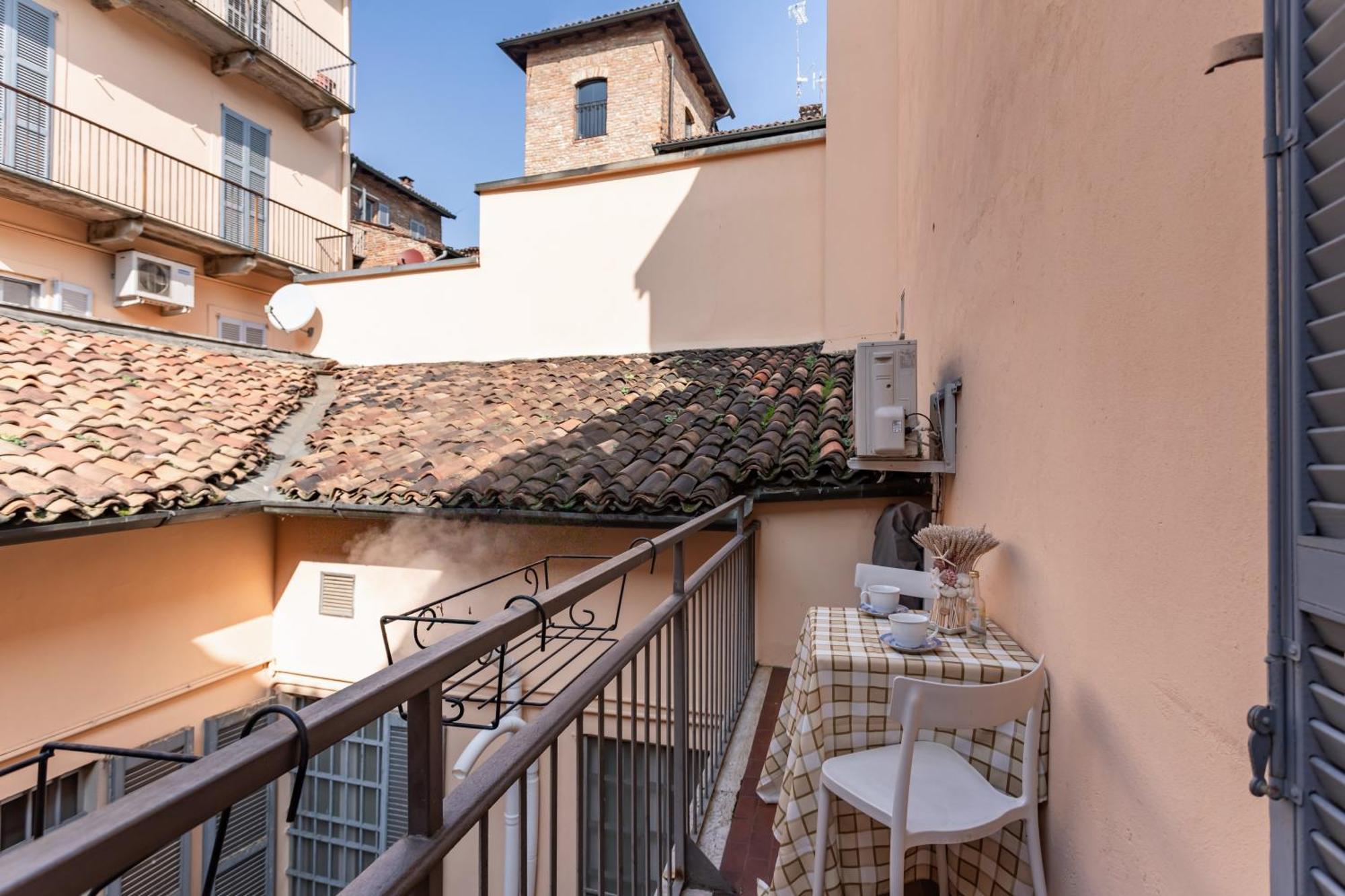 Casa Ugo - Pavia City Center - By Host4U Apartment Exterior photo